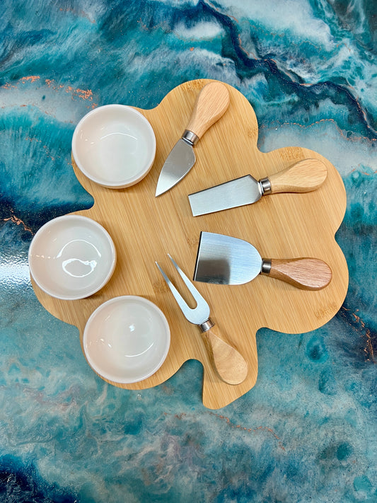 Lucky Shamrock - Bamboo Charcuterie Board, 3 sauce dishes & 4 Utensils Set