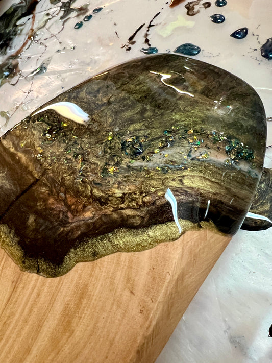 Olive Wood Charcuterie Board - Bronze Bling